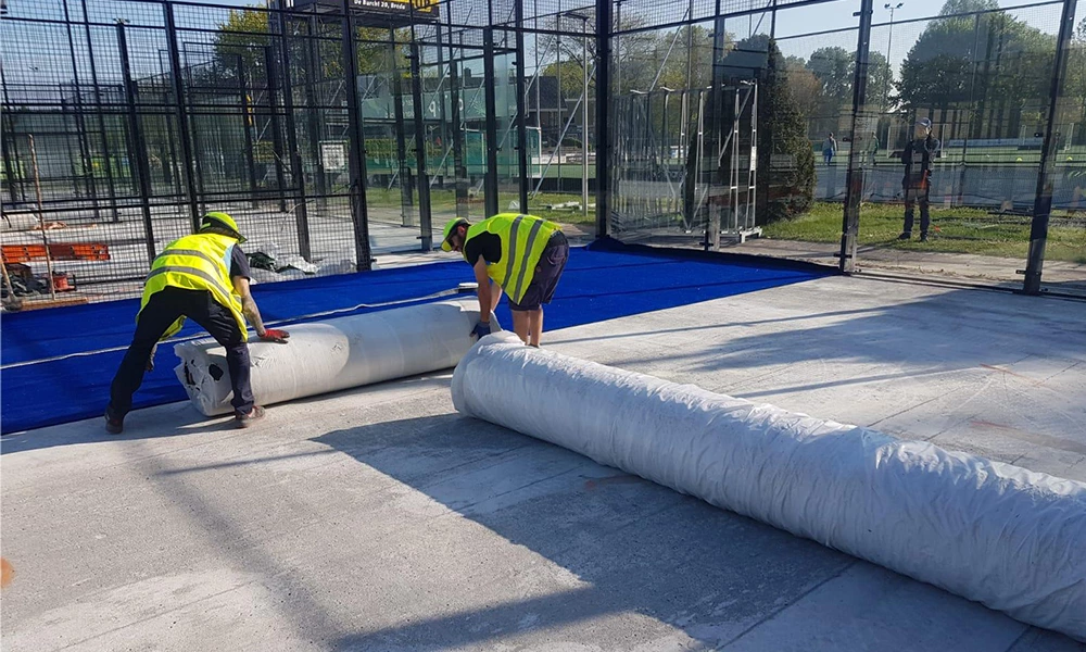 How long does it take to build a padel court?