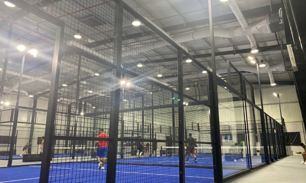 How much does it cost to open a padel court club?