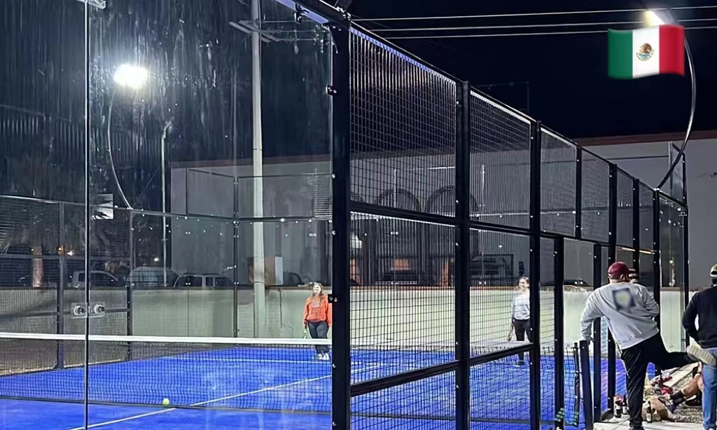 Travaux d'inauguration du club mexicain de padel
