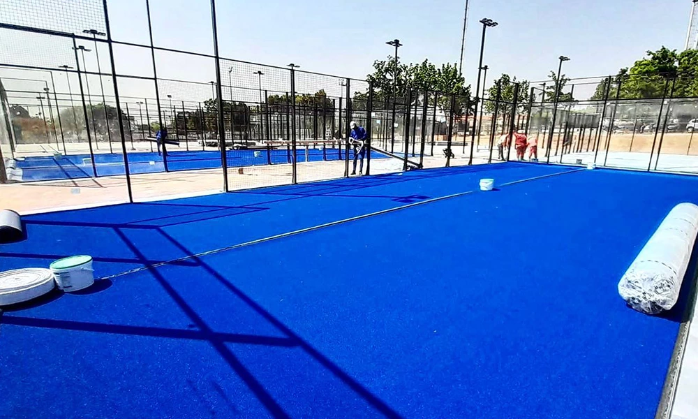 How to install padel court turf?