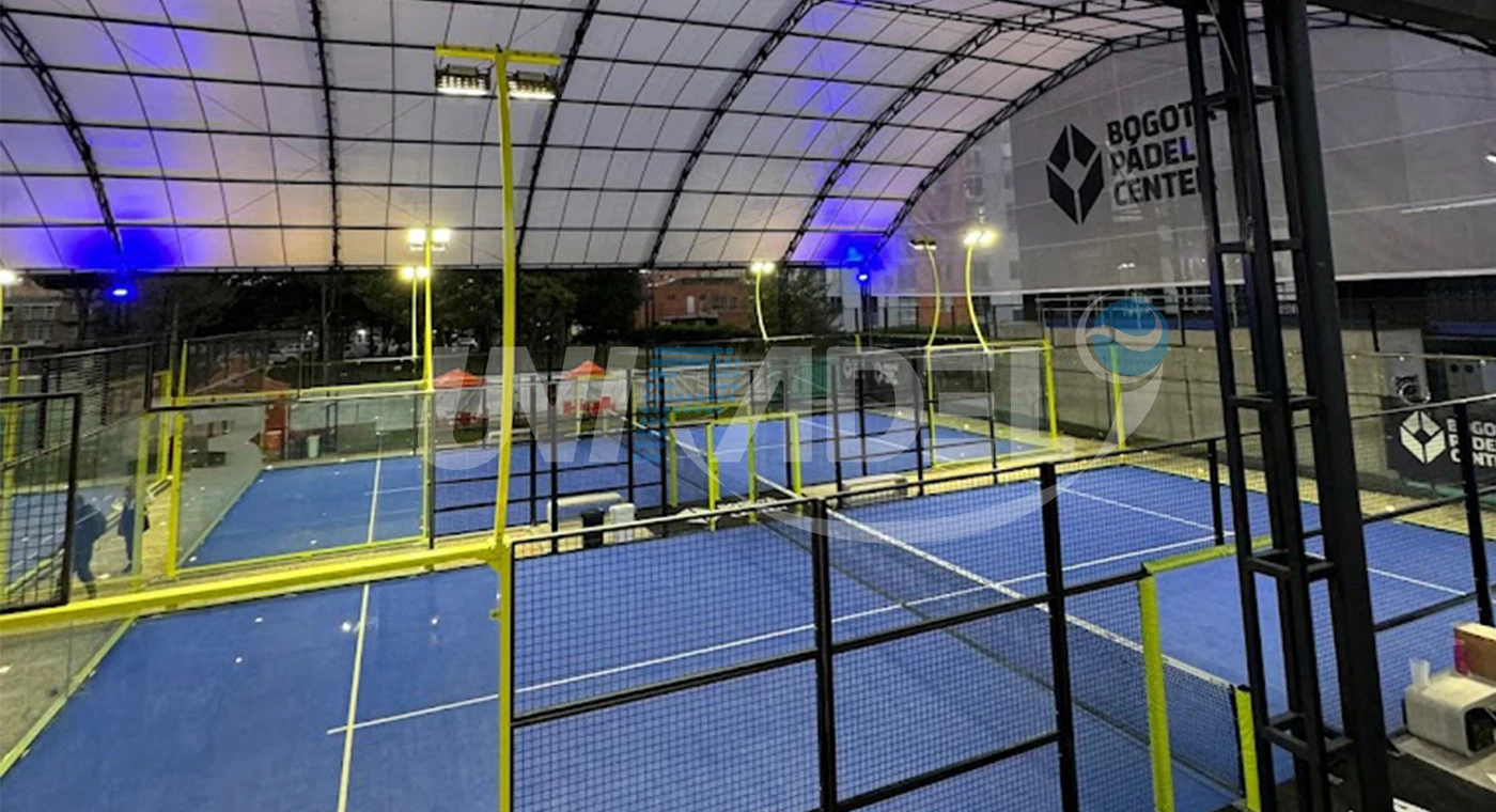 Atractivo Club de Canchas de Padel en Bogotá, Colombia