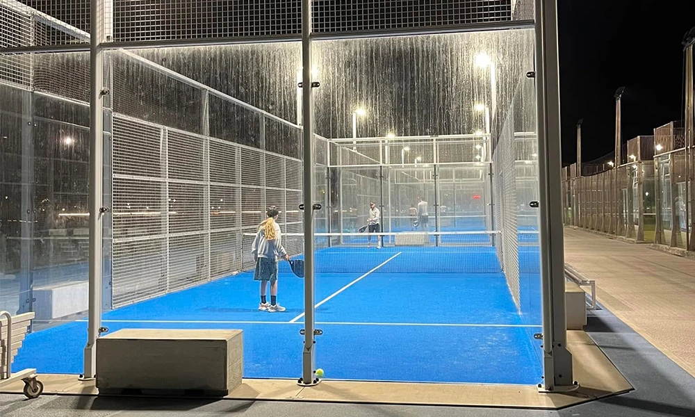 Padel Singles : comment jouer et avantages du terrain