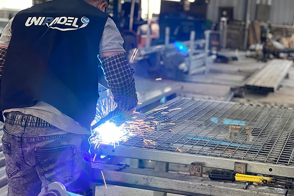 Soudure de treillis : point à point. Plus stable et silencieux