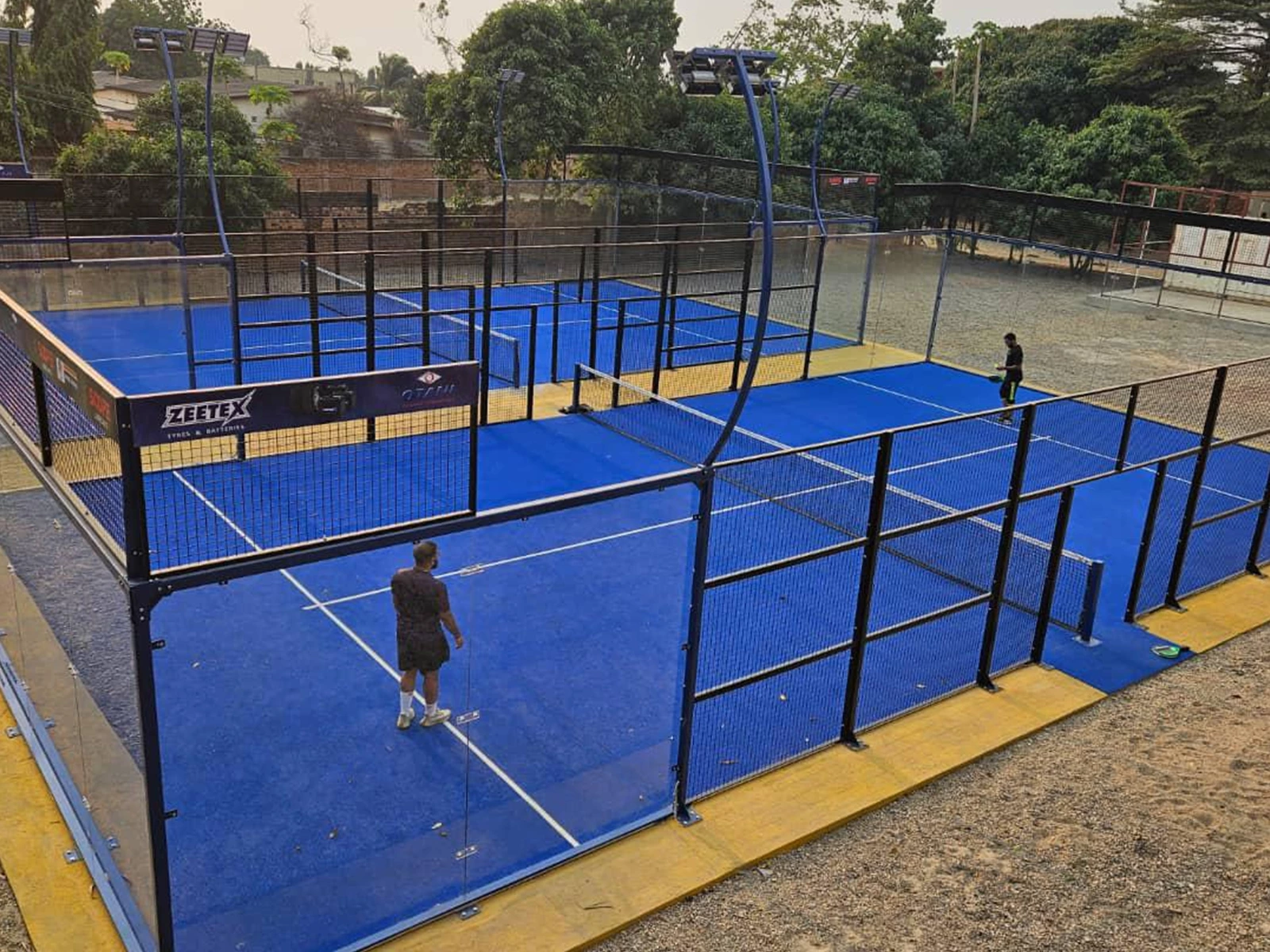 Pistas de pádel en Burundi, África (azul)