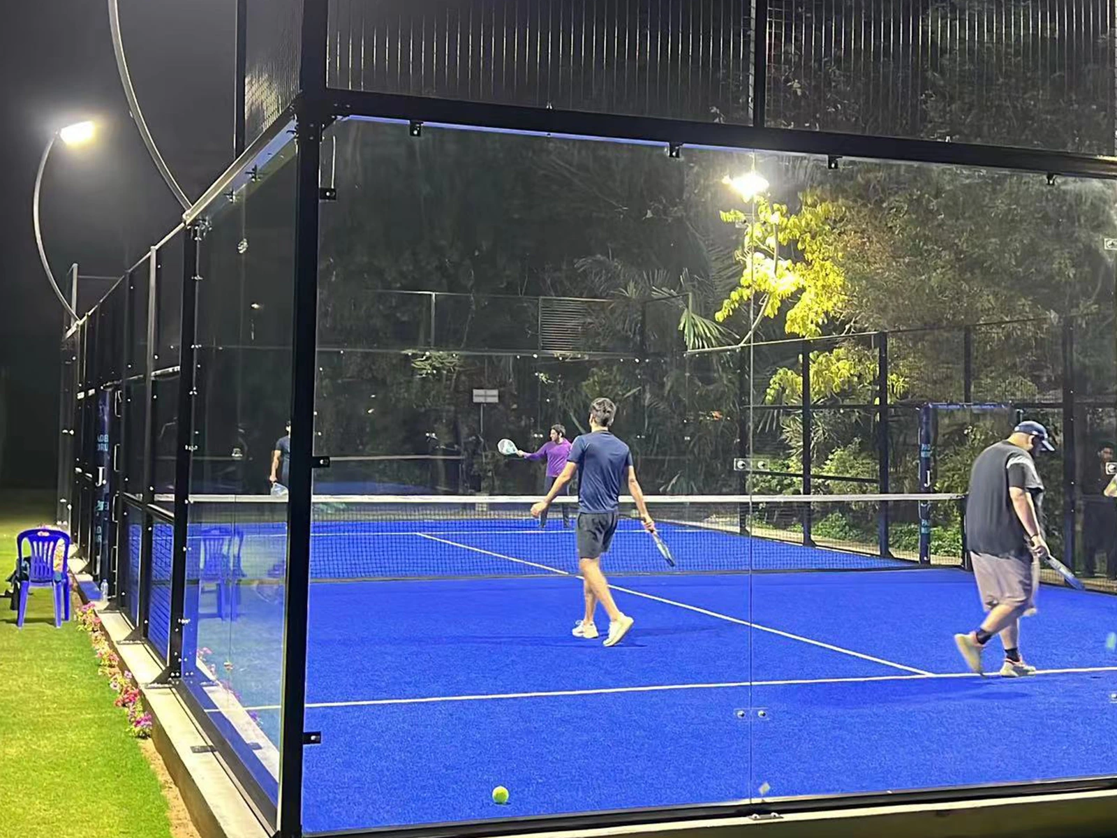 Pista de pádel en Pakistán (patio trasero)