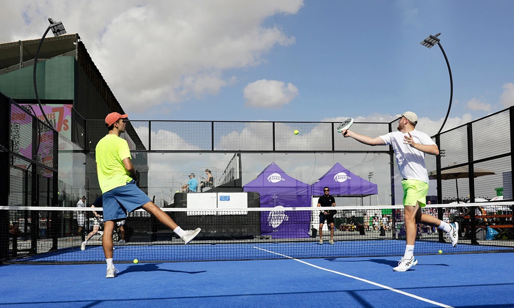 Qu'est-ce qu'un terrain de padel? Quels sont ses types?