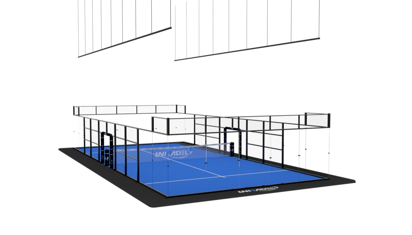 Terrain de padel intérieur avec éclairage linéaire
