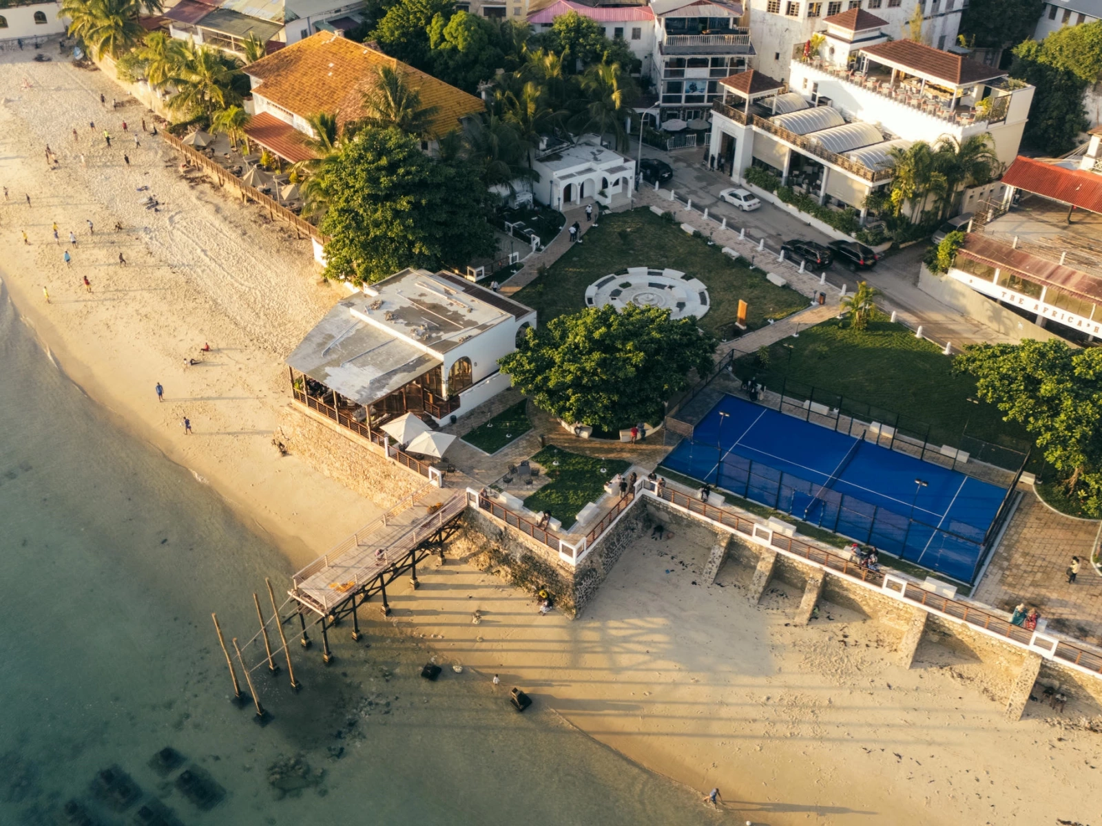 Pista de pádel junto al mar en Tanzania