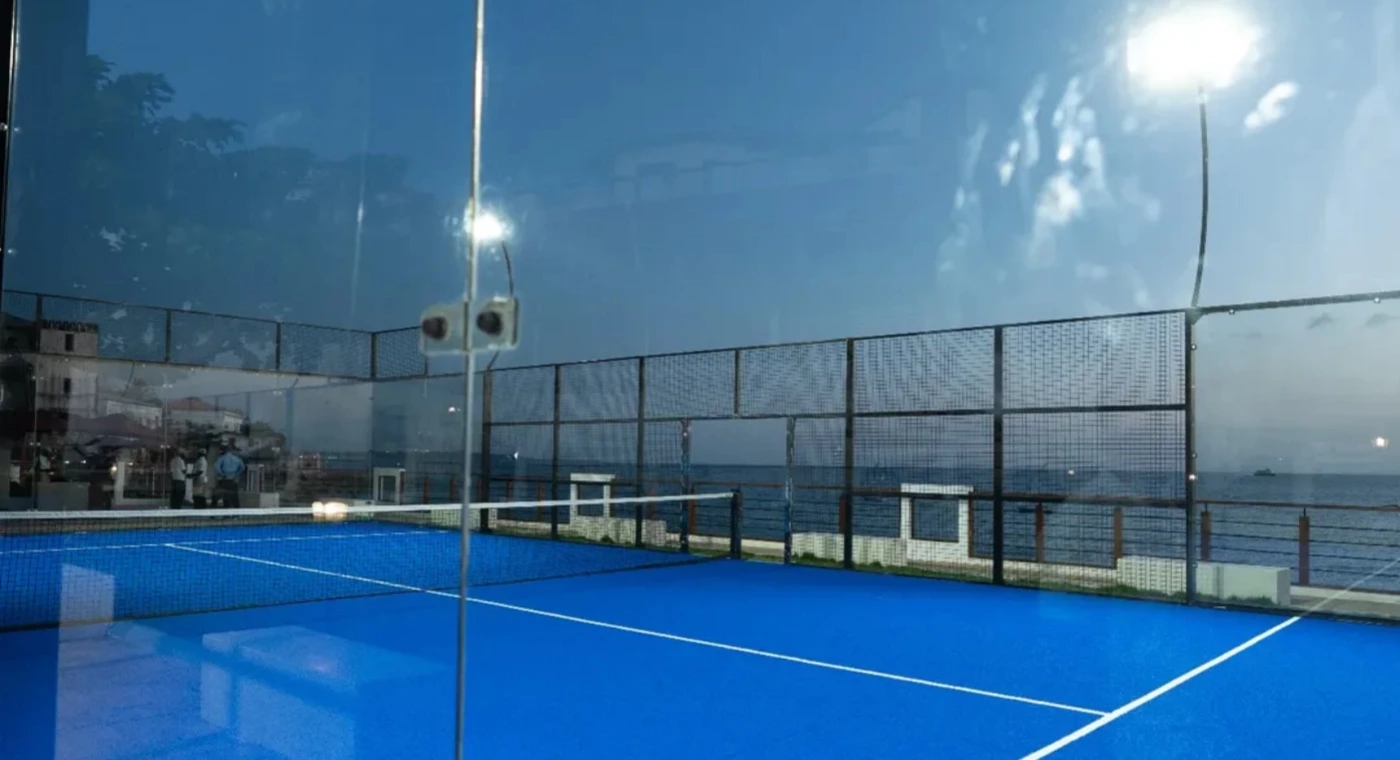 Pista de pádel junto al mar en Tanzania
