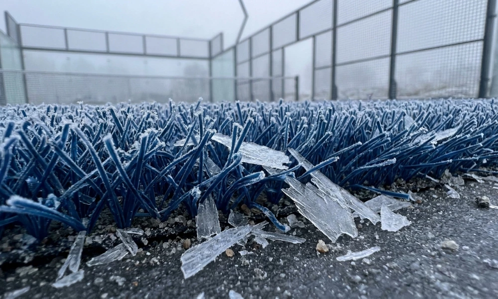 Conforme aux conditions climatiques du Kazakhstan : normes des matériaux pour courts de padel