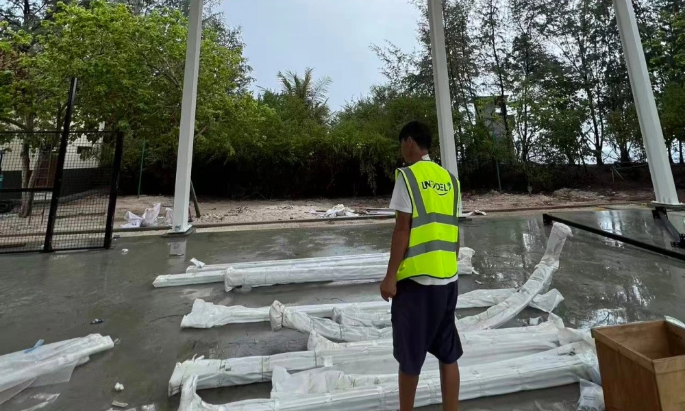Asistencia para la instalación de pistas de pádel — Servicio técnico de UNIPADEL